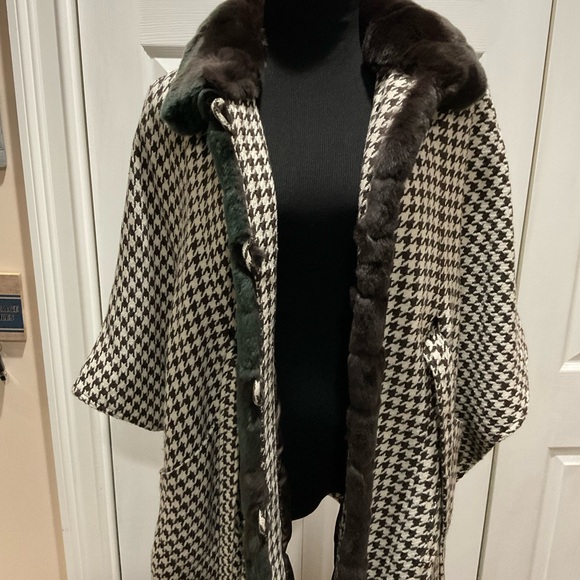 Coat - Picture 8 of 8
